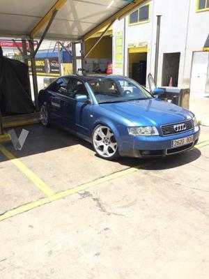 AUDI A4 2.5 TDI AVANT QUATTRO -00