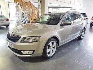 SKODA Octavia Combi 2.0 TDI CR 150cv DSG Elegance 5p.