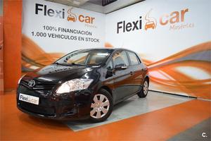 TOYOTA Auris 1.4 D4D DPF Live Eco 5p.