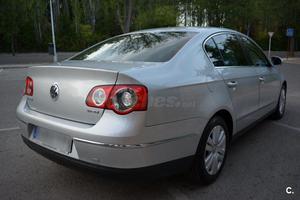 VOLKSWAGEN Passat 2.0 TDI 140cv Highline DSG 4p.