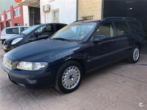 VOLVO V70 AWD 5p.