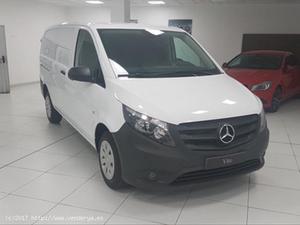 SE VENDE MERCEDES-BENZ VITO FURGóN 111CDI LARGA -