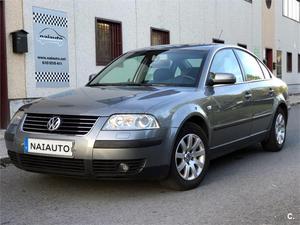 VOLKSWAGEN Passat 1.8 T Trendline 150CV 4p.