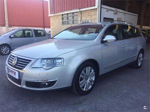 VOLKSWAGEN Passat Variant 2.0 TDI 140cv DPF DSG Highline 5p.