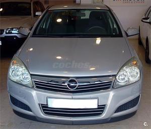 OPEL Astra v Enjoy 5p.