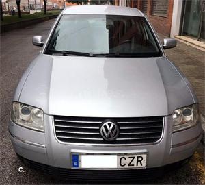 VOLKSWAGEN Passat 1.9 TDi Advance 130CV 4p.