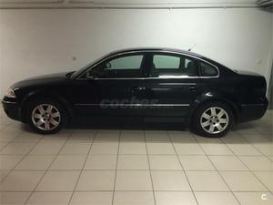 VOLKSWAGEN Passat 1.9 TDi Tiptronic Highline 130CV 4p.