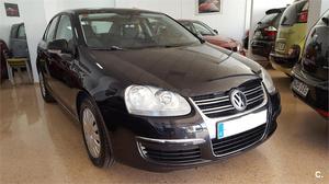 VOLKSWAGEN Jetta 1.9 TDi Advance 4p.