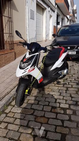 APRILIA SR Motard 125 (modelo actual) -15