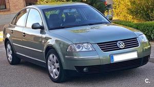 VOLKSWAGEN Passat 1.9 TDi Highline 130CV 4p.