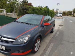 OPEL Astra Twin Top v Cosmo 2p.