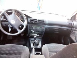 VOLKSWAGEN Passat 1.9 TDi 130CV Comfortline 4p.