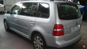 VOLKSWAGEN Touran 2.0 TDI ADVANCE 5p.