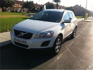 VOLVO XC D3 Kinetic 5p.