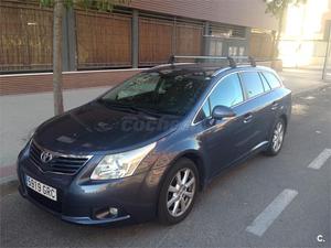 TOYOTA Avensis 2.2 D4D Active Cross Sport 5p.