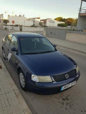 VOLKSWAGEN Passat 1.9 TDI COMFORTLINE -99