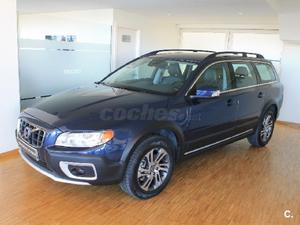 VOLVO XC D3 AWD Momentum Auto 5p.