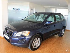 VOLVO XC DRIVe Momentum 5p.