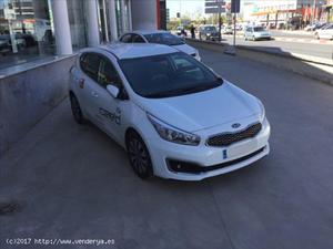 SE VENDE KIA CEE´D 1.4CRDI WGT TECH 90 - ARMILLA -