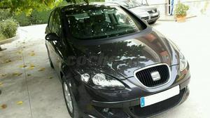 SEAT Toledo 2.0 TDI DSG REFERENCE 5p.