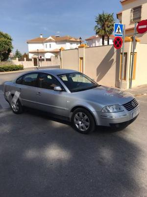 VOLKSWAGEN Passat 1.9 TDI HIGHLINE -02