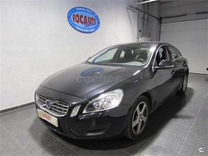 VOLVO S D3 Momentum 4p.