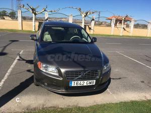 VOLVO S Momentum 4p.