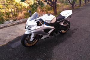 SUZUKI GSX R