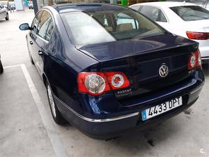 VOLKSWAGEN Passat 2.0 TDI 140cv Highline 4p.