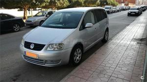 VOLKSWAGEN Touran 1.9 TDI DSG ADVANCE 5p.