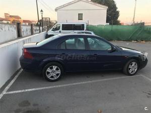 Ford Mondeo 2.0i Ghia 4p. -02