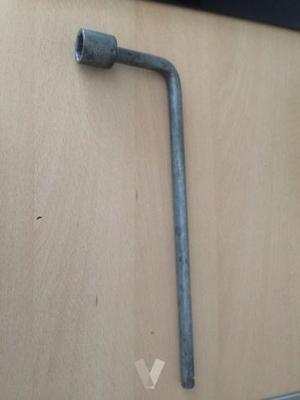 llave para ruedas