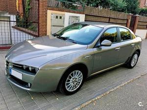 ALFA ROMEO  JTD 16v Distinctive 4p.