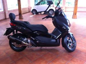 YAMAHA X MAX 125 Sport (modelo actual) -16