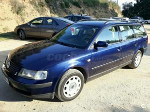 VOLKSWAGEN Passat 1.9 TDI VARIANT COMFORTLINE 5p.