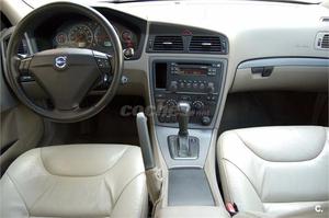 VOLVO S T Momentum 4p.