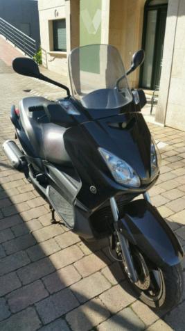 YAMAHA X MAX 