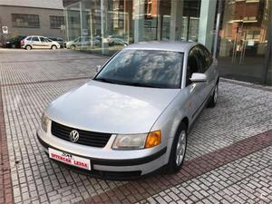 Volkswagen Passat 1.9 Tdi 100cv Comfortline 4p. -00