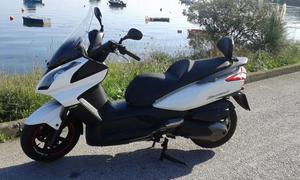 KYMCO Super Dink 300i (modelo actual) -16