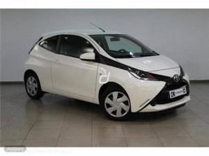 TOYOTA AYGO 3P 70 M/T X-PLAY DE 