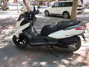 KYMCO Super Dink 300i (modelo actual) -11