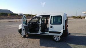 RENAULT Kangoo Privilege 1.9dCi 4x4 -03