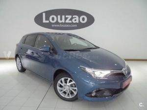 Toyota Auris t Feel 5p. -17