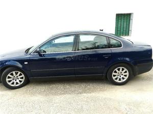 VOLKSWAGEN Passat 1.9 TDi Trendline 130CV 4p.