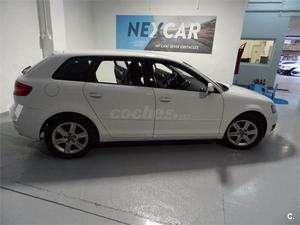 Audi A3 Sportback 1.6 Tdi 105cv Attraction 5p. -12