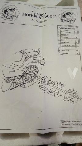 Caja de herramientas Honda Shadow VT 600