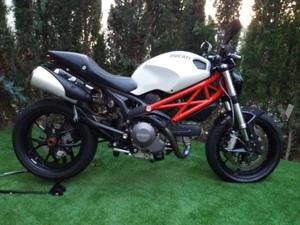 DUCATI MONSTER 796 (modelo actual) -11