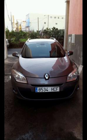 RENAULT Mégane Sport Tourer Emotion  dCi 110 eco2 -11