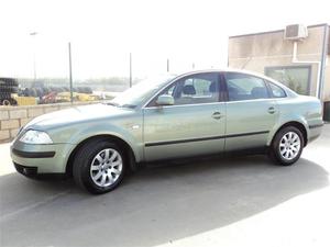 VOLKSWAGEN Passat 1.9 TDi Trendline 130CV 4p.