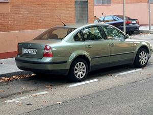 VOLKSWAGEN Passat Variant 1.9 TDi Tipt Trendline 130CV -03